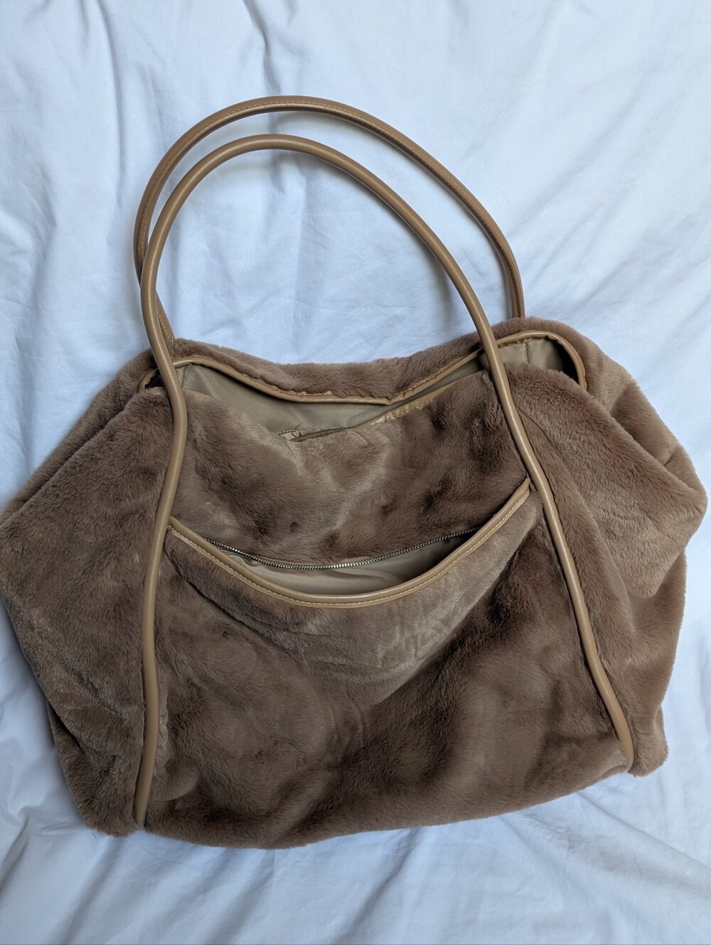 ALO YOGA FAUX FUR TOTE BAG - TOASTED ALMOND - Picture 3 of 6